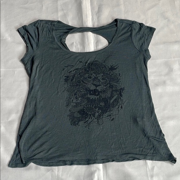 JESSICA SIMPSON Green Graphic Tee - Picture 3 of 10
